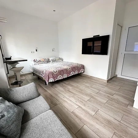 Adorable Urban Suites Las Palmas de Gran Canaria Room photo
